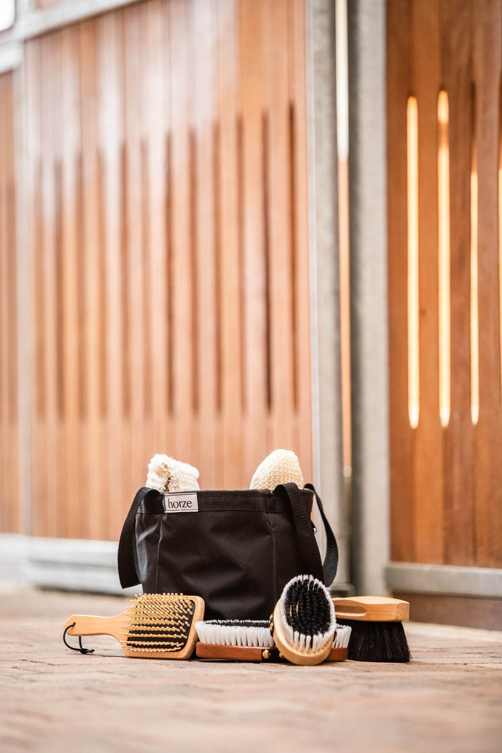 Horze Wooden Grooming Set Horse Grooming Tools