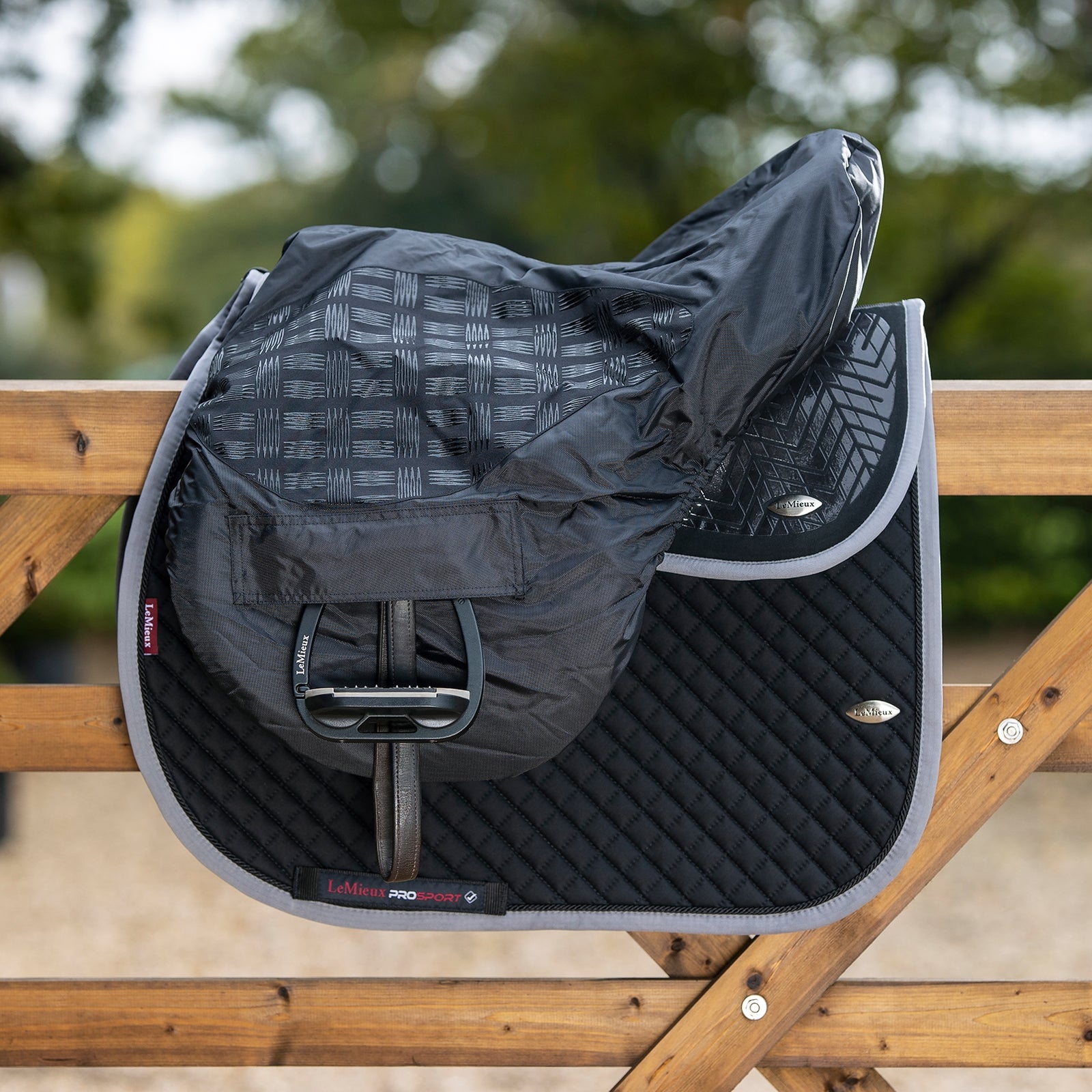 LeMieux Ride On Saddle Cover Zadels & Singels