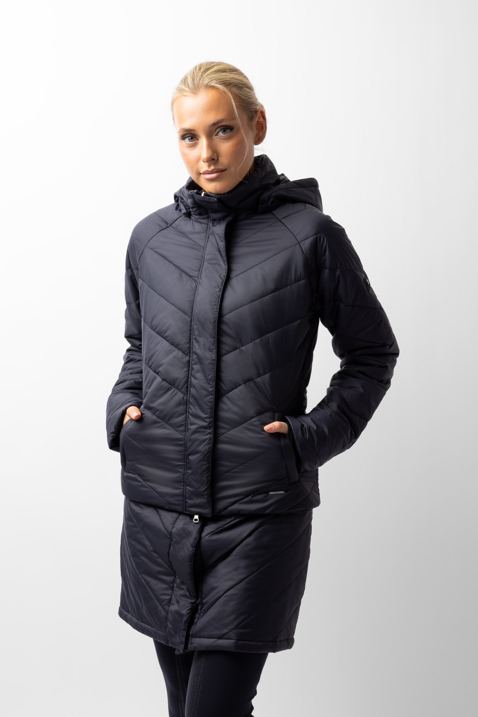 Horze Aurora Gewatteerde Parka met afneembare rok, dames Dames paardrijkleding