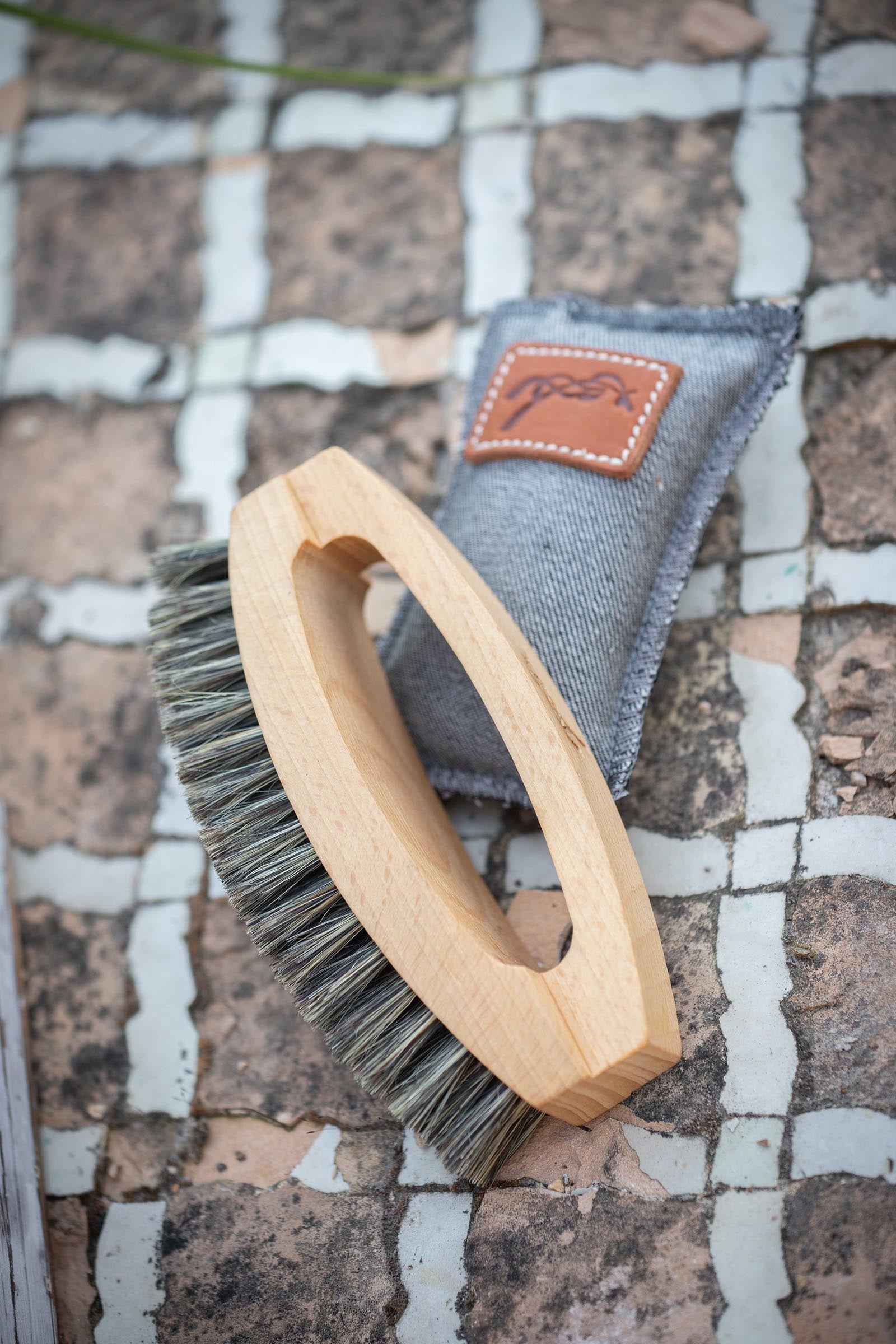 PENELOPE Handle Brush Horse Grooming Tools