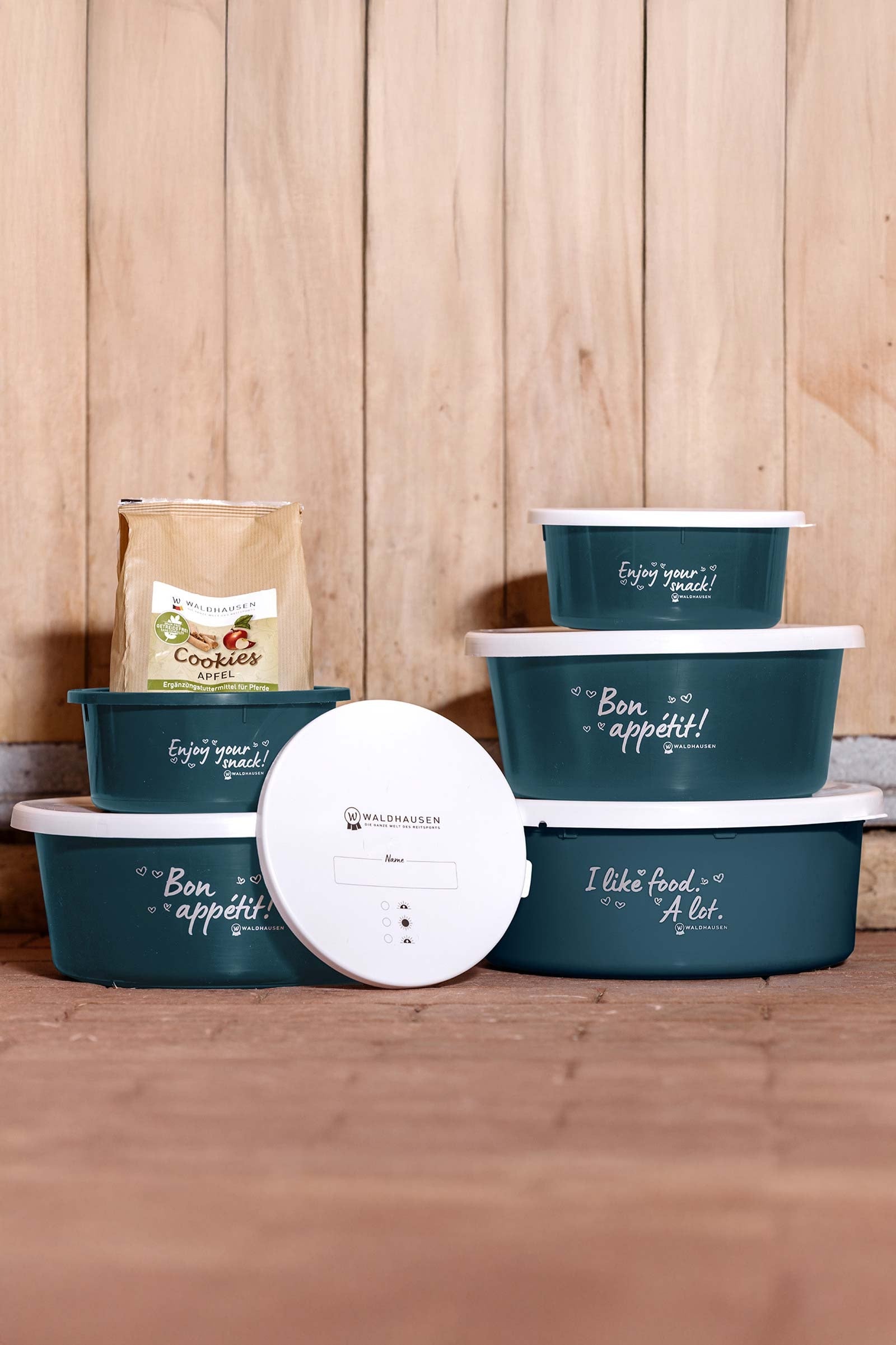 Waldhausen Small Feeding Bowl With Lid Horse Feeders & Waterers