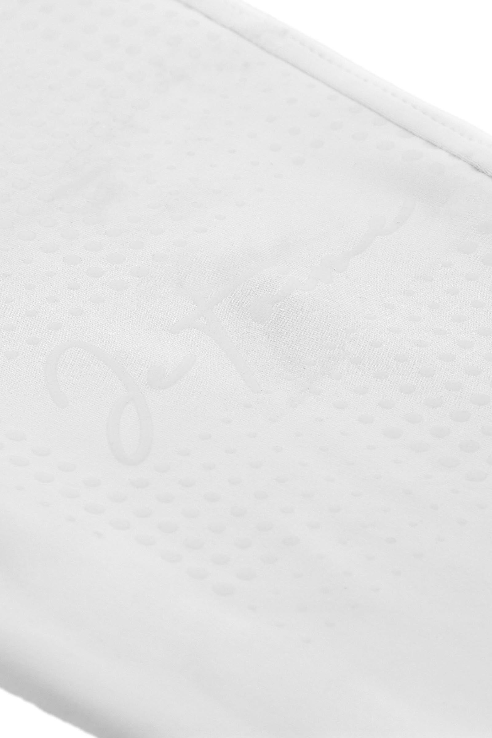 Pack shot 3