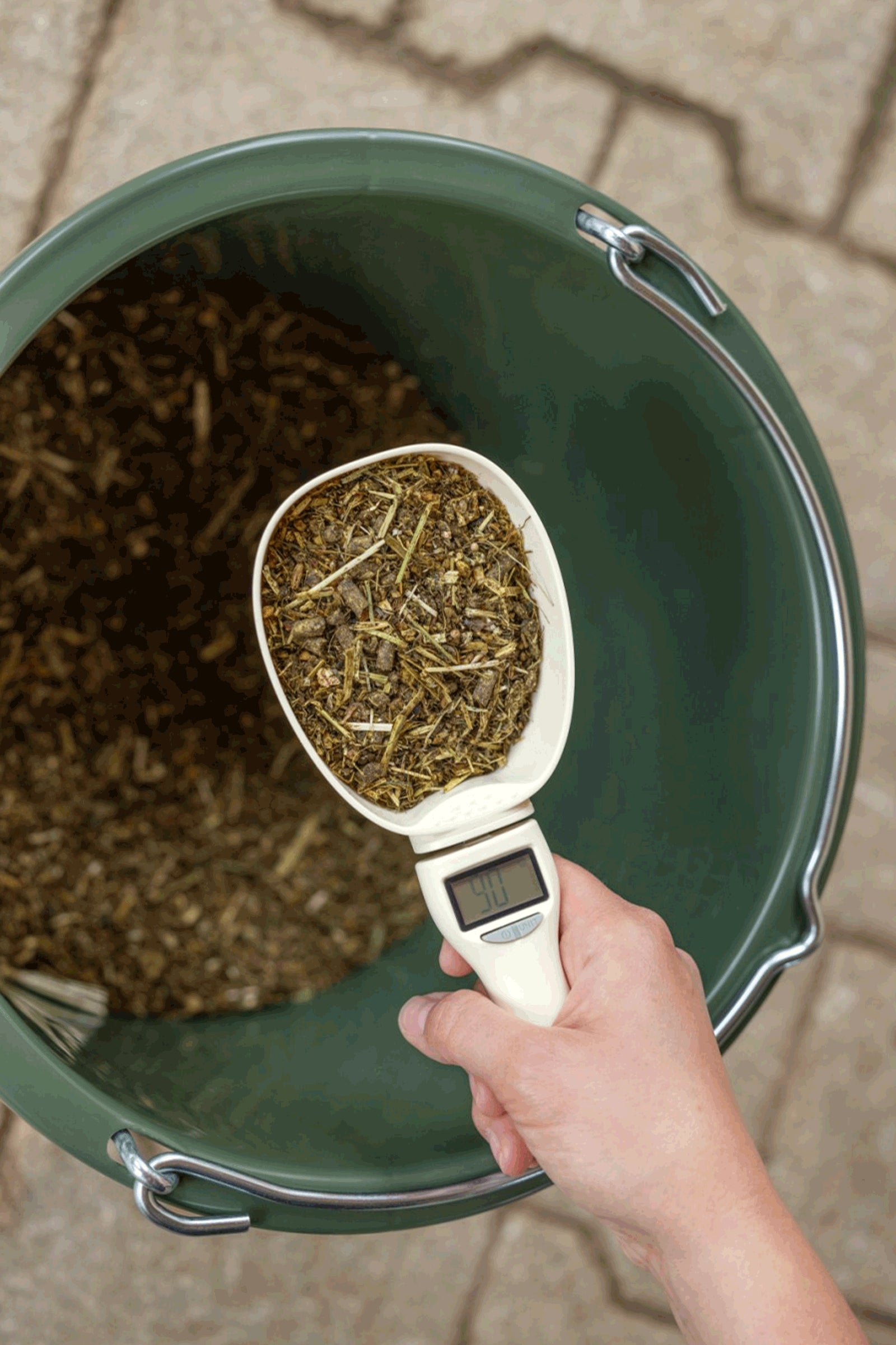 Kerbl Digital Feed Shovel Horse Feeders & Waterers