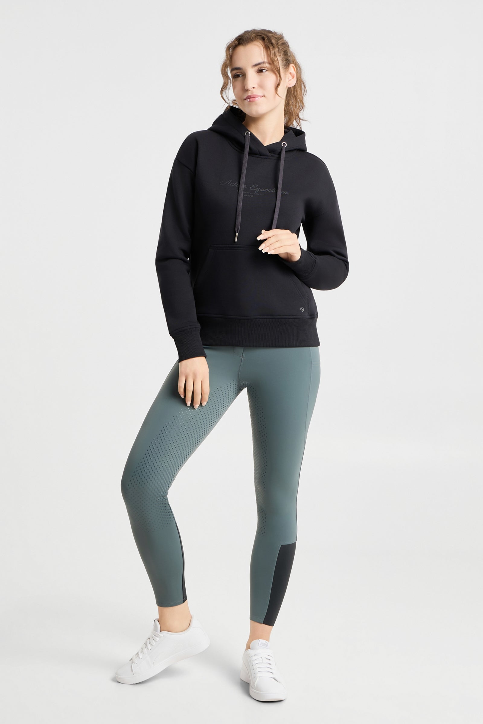 Model shot 2