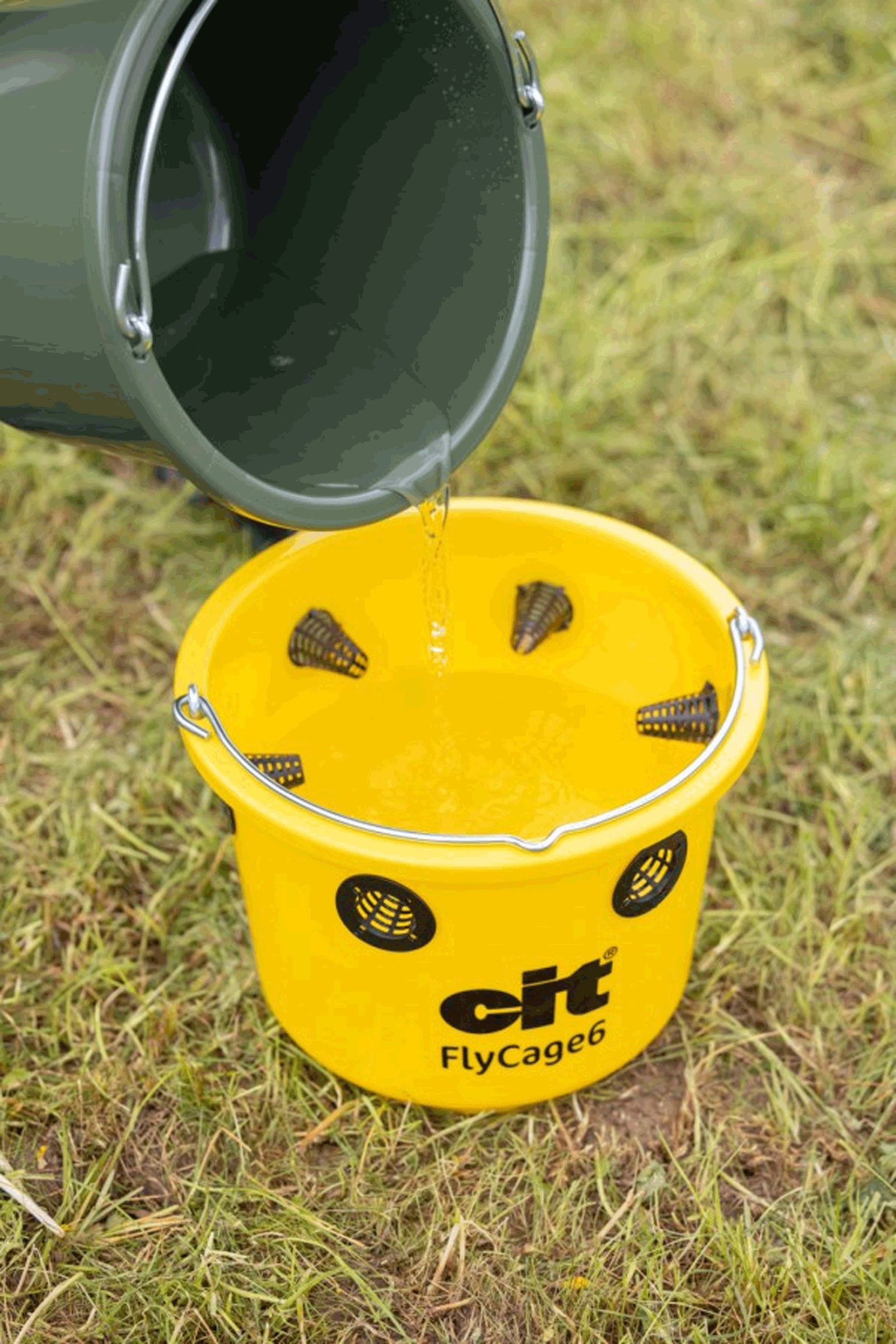 cit FlyCage 6 Fly Trap, Set incl. 750 g Attractant Antifly Protection for Horses