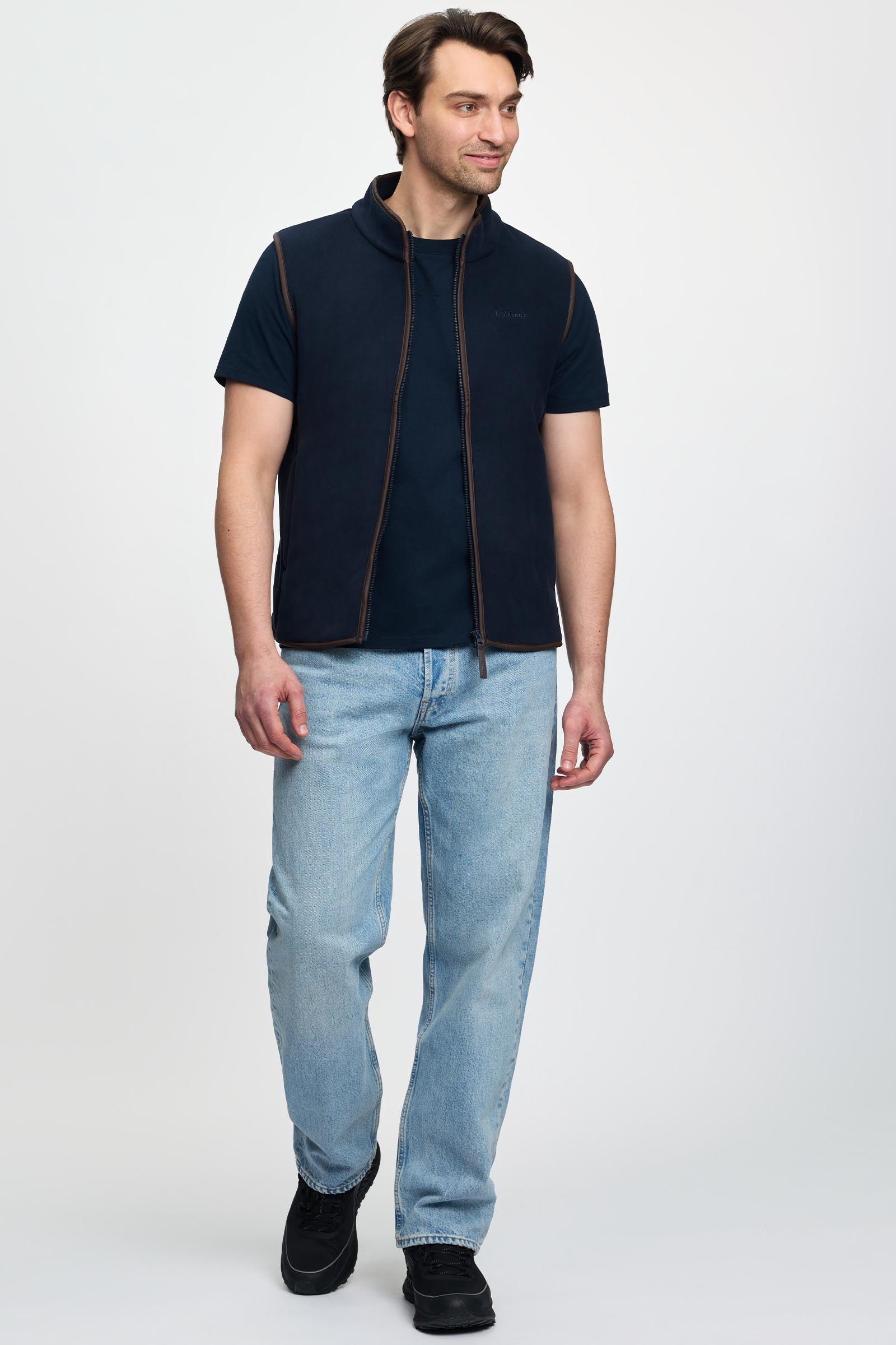 Model shot 4