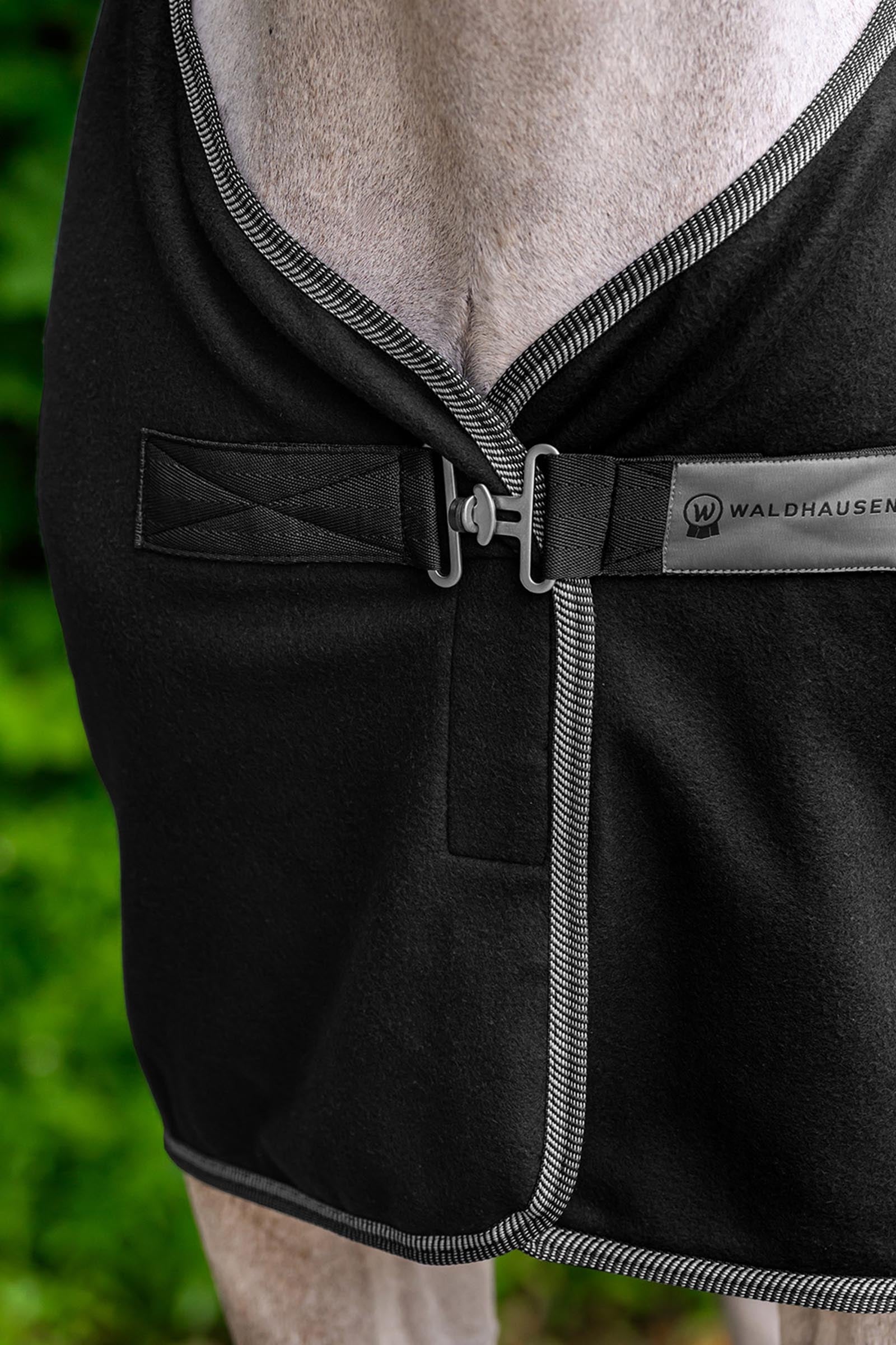 Waldhausen ECONOMIC Fleece Rug with Cross Surcingles Horse Rugs